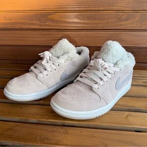 Nike Women's Cream and Gray Fleece-Lined Sneakers